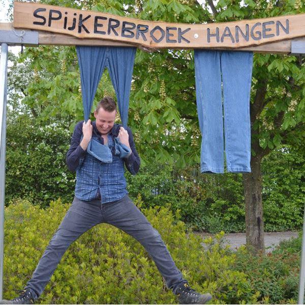 spijkerbroekhangen